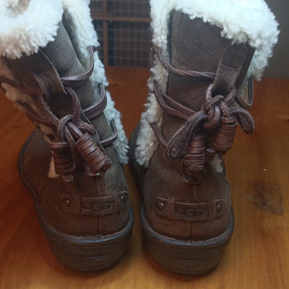 UGG Women's Brown Shearling-Lined Boots Size 6 - Picture 4 of 10